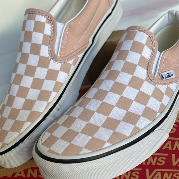Vans WMNS Classic Slip-On
Color Theory Checkerboard Rose Smoke
VN000BVZBQL
Snkrs - Picture 7 of 16